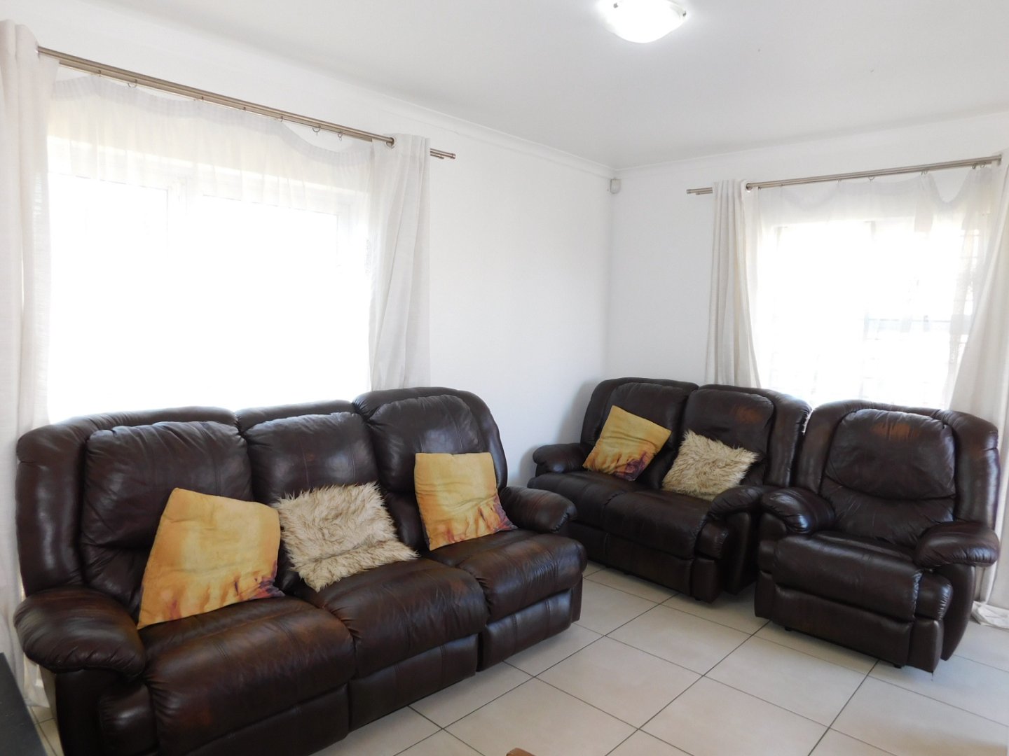 3 Bedroom Property for Sale in Broadlands Western Cape